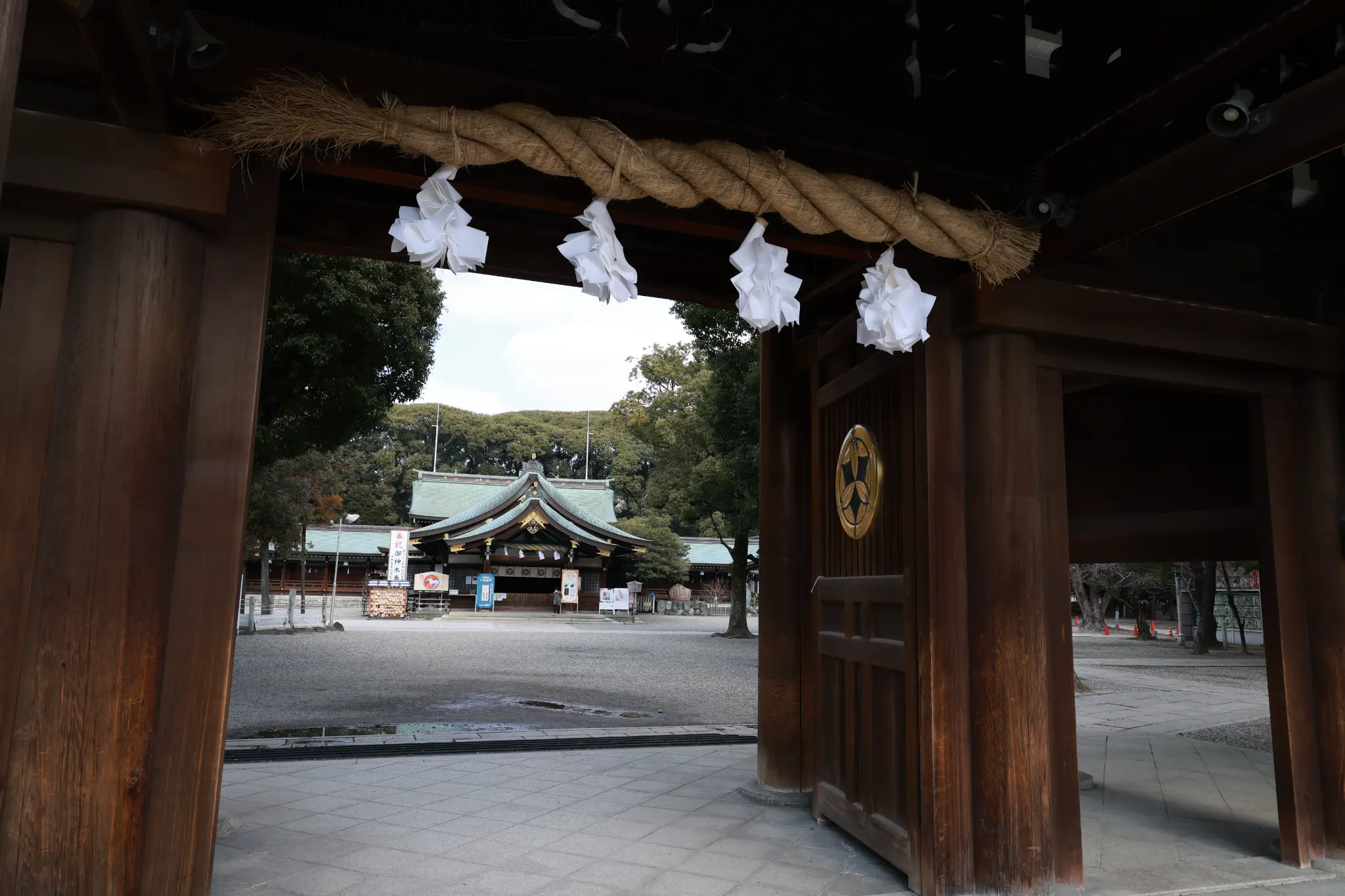 真清田神社の神門からの眺め